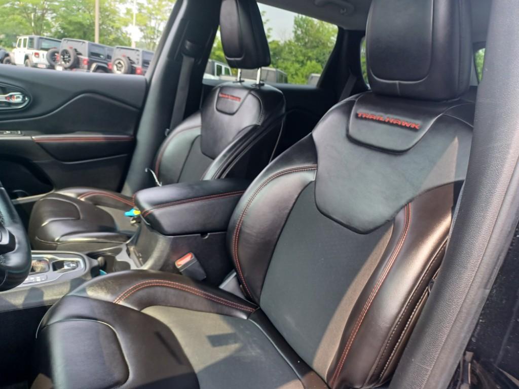 2019 jeep cherokee leather seats best sale